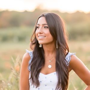 Meet your Posher, Julia